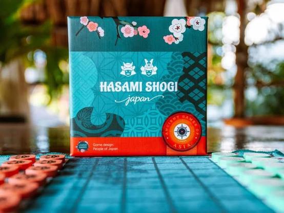 the box of Hasami Shogi