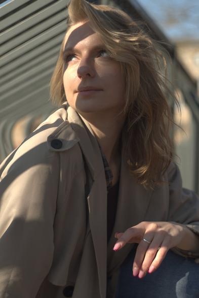 Portrait of a blonde woman - unedited source image.