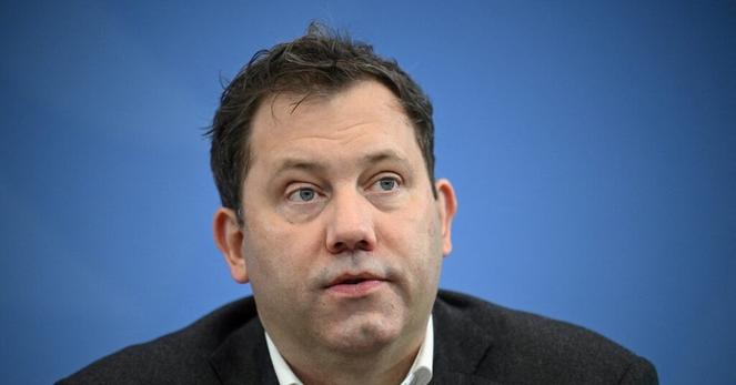 米の脅迫に屈さず、仏独財務相　反威圧措置も選択肢に | ロイター