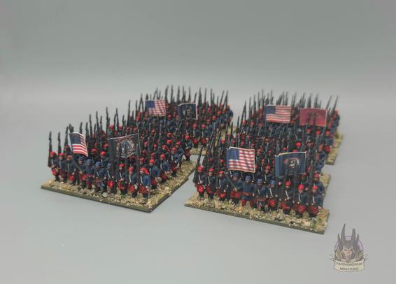 4 x 15mm 60-man regiments of Zouave infantry with regimental flags