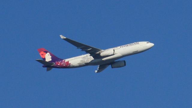 Planespotting from home today: Hawaiian Airlines Flight 813 (radio callsign Alaska 813), Airbus A330-200 N361HA departing Portland PDX for Honolulu HNL
photo by Ian Kluft
January 23, 2026
Portland, Oregon, USA