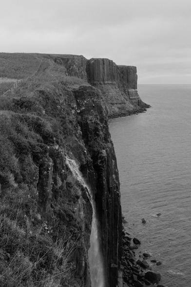 Yashica MAT124G | Ilford HP5 Plus 400 | Shot at 320 + Med Yellow Filter | Developed in XTOL

Looking down the coast at Kilt Rock, a waterfall flowing over the cliff in the foreground