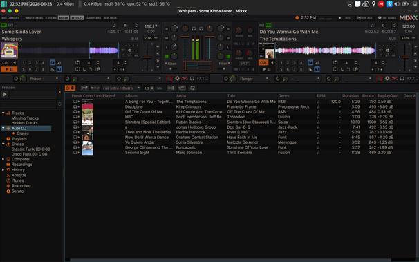 Screenshot from the mixxx audio mixer software with a dark color setup.