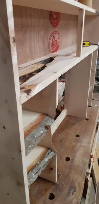 Zoom sur une partie où l'on voit que j'ai gardé l'écorce sur certaine partie.