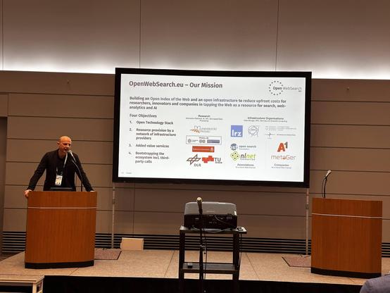 Michael Granitzer giving a presentation at HPC Asia