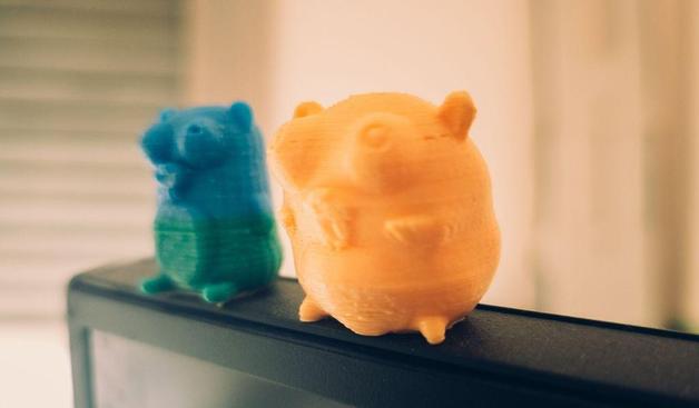 regular bicolour gopher vs fatty gopher. both 3D printed.