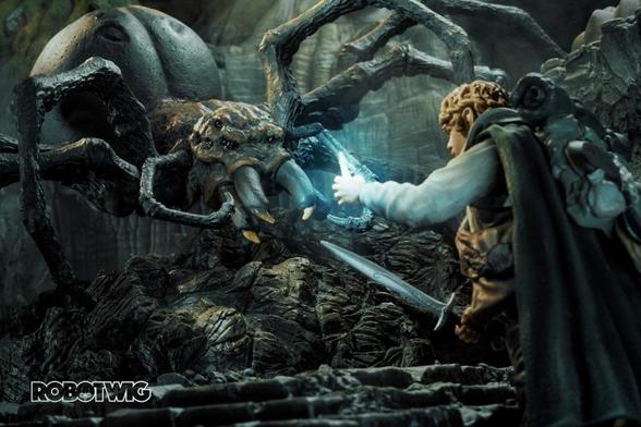 Samwise confronts Shelob, he holds a sword 🗡️ aka Sting in his hand and the Phial of Galadrial in the other which glows brightly