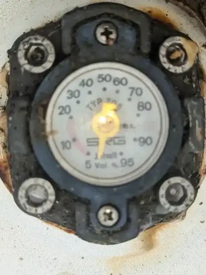 Juristische Schritte dritter. Gastank Füllstnd zeigt auf Null, dies wenn der Druck unter 10 fällt, alsonseit Anfang Januar leern