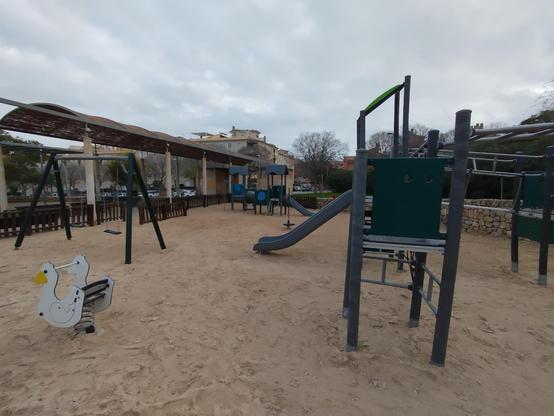 Image taken by Àlex, available under CC-BY-SA. It is made with the thematic map playgrounds in changeset https://openstreetmap.org/changeset/178145895