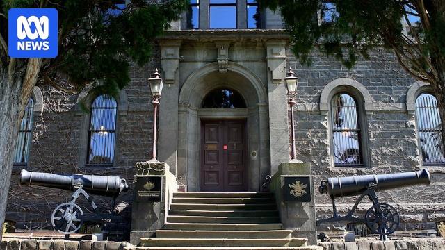 Defence will sell off 16 properties in Victoria, but no plans are in place for what comes next