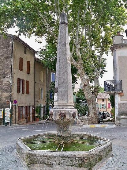 Fontaine à #Cucuron (#Vaucluse) Fontaine : inscription par arrêté du 28 octobre 1949.
Suite 👉 https://monumentum.fr/monument-historique/pa00082037/cucuron-fontaine
#Patrimoine #MonumentHistorique
Photo CC-BY-SA 4.0 : Véronique PAGNIER