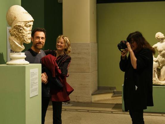Isabel Coixet, durante el rodaje con Alba Rohrwacher y Elio Germano (Greta de Lazzaris)