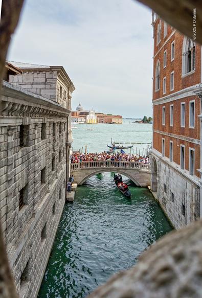 Ponte della Paglia and lagoon seen from the Bridge of Sighs