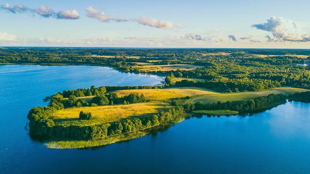 High over Plateliai - © EyeEm Mobile GmbH / iStock / Getty Images Plus