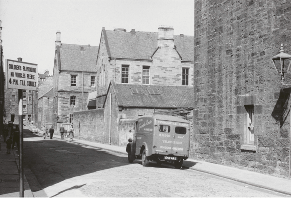 St Leonard's Public School in 1959, by which time it was the annexe for James Clark School. Photo taken from the south end of Forbes Street where it meets St Leonard's Lane, showing just how penned in the building was on all sides by tenements. Adam H. Malcolm photograph, Edinburgh and Scottish Collection of Edinburgh City Libraries.