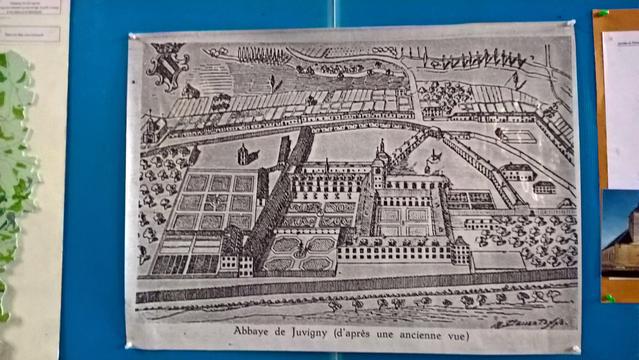 Plan et vue de l'ancienne abbaye bénédictine de Juvigny-sur-Loison (ancienne gravure).
Plan and view of the old Benedictine abbey of Juvigny-sur-Loison (old engraving).