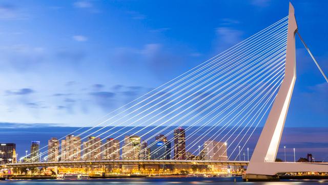 A plucky city's huge 'harp' - © Andrea Armellin / SOPA / eStock Photo