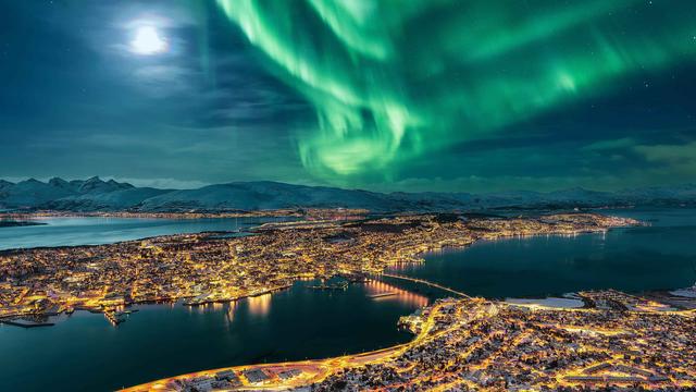 Tromsø aglow - © Juan Maria Coy Vergara / Moment / Getty Images