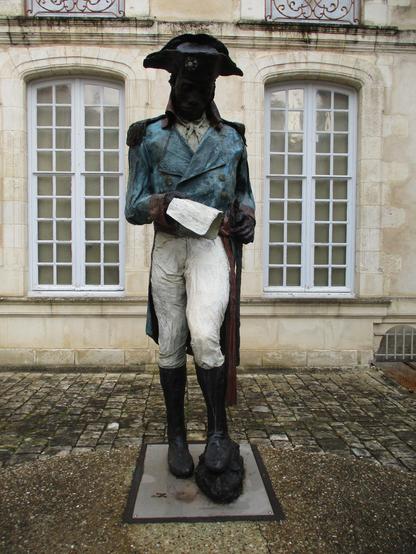 Statue en bronze réalisé par Ousmane Sow de Toussaint Louverture (2014), dans la cour du musée du Nouveau Monde à La Rochelle