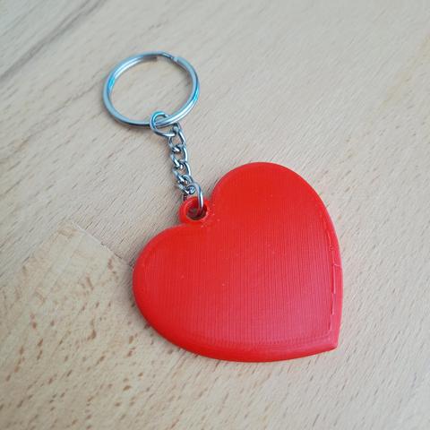 Porte-clés en forme de cœur rouge