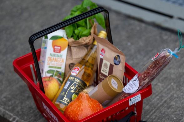 Cesta de la compra en un supermercado (dpa/picture alliance via Getty I)