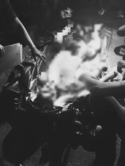 <p><strong>Manila</strong> — The dismembered body of a man concealed inside a drum was discovered Sunday night, February 15, in front of the Delpan Sports Complex along Mel Lopez Boulevard northbound in Barangay 275, Binondo.</p>



<p>According to an initial police report, the body parts were found around 7:30 p.m. and reported to authorities at approximately 7:45 p.m.</p>



<p>The remains, partially wrapped in a black trash bag, were spotted on the roadside.</p>



<p>Two men who discovered the body told investigators that a white utility van had stopped on top of the Mel Lopez Bridge. Two unidentified men reportedly stepped out of the vehicle and unloaded a blue drum sealed with clear plastic tape.</p>



<p>The suspects allegedly instructed the two witnesses to dispose of the drum and even gave them money in exchange.</p>



<p>After the van left and proceeded northbound along Mel Lopez Boulevard, the witnesses loaded the drum onto their pushcart and left it by the roadside in front of the sports complex.</p>



<p>While attempting to remove the contents of the drum, the witnesses said they noticed an open plastic bag containing what appeared to be human body parts. They immediately informed their companions, who then alerted authorities.</p>



<p>The recovered remains were brought to Funeraria Cruz for proper examination.</p>



<p>Police are continuing their investigation to identify the victim and determine those responsible for the crime.</p>



<p></p>