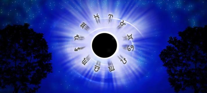 Signos zodiaco eclipse. / saiyood