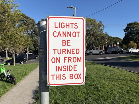 LIGHTS CANNOT BE TURNED ON FROM INSIDE THIS BOX