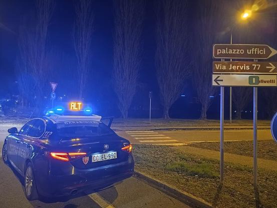 Uno sguardo di troppo e al bar della stazione di Ivrea scoppia la rissa: volano insulti e sedie, 15 denunciati

I carabinieri sono risaliti ai responsabili dei disordini che si sono verificati lo scorso 8...

Fonte: TorinoOggi
