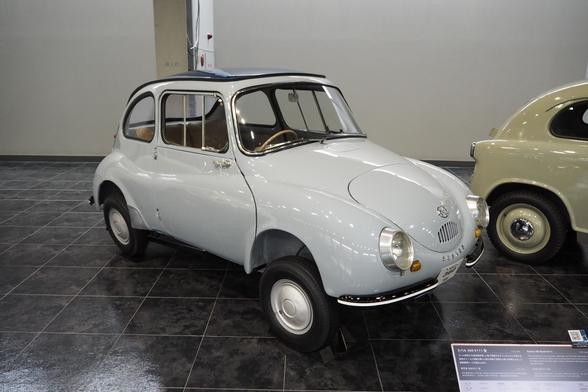 This is the "superstar kei car" in Showa era, Subaru 360 called "Telescope eyes."
