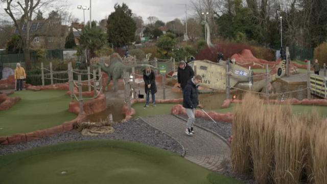 Golf course phone ban driven 'quality time' desire