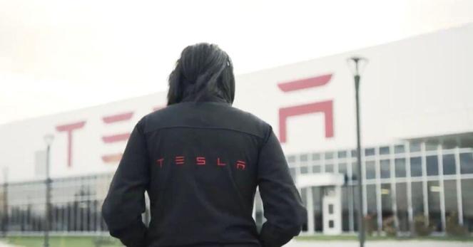 Tesla must face lawsuit alleging it replaced laid-off US workers with H-1B visa holders