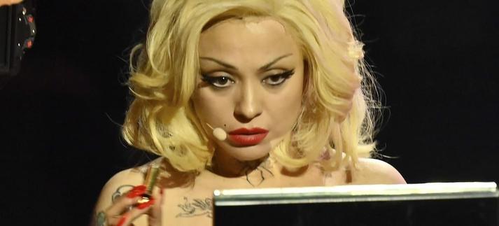 Mon Laferte, en el desfile de Willy Chavarria en la Paris Fashion Week 2026. / Victor VIRGILE