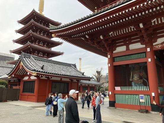 Pagoda and temple at Kaminarimon gate