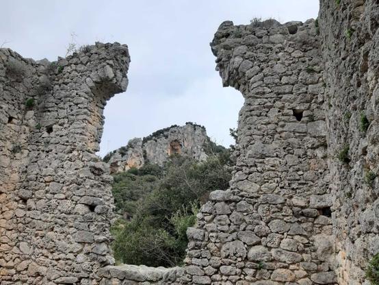 resti di castrum bizantino nel finalese