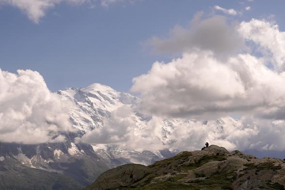 This time it's a person who is looking at Mont Blanc.