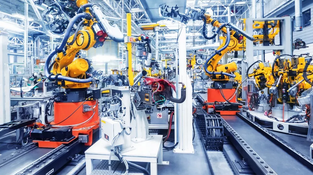 <p><img alt="Indústria nacional cresce 1,8% em janeiro de 2026" src="https://i0.wp.com/agendadopoder.com.br/wp-content/uploads/2025/10/industria.png?fit=873%2C488&ssl=1" /></p>
<p>A produção industrial brasileira cresceu 1,8% em janeiro de 2026, em relação ao mês de dezembro de 2025, registrando o maior crescimento desde junho de 2024, quando a indústria deu um salto de 4,4%. Com a expansão no início deste ano, a indústria nacional reverte parte das perdas acumuladas entre setembro e dezembro de 2025.<img src="https://i0.wp.com/agenciabrasil.ebc.com.br/ebc.png?ssl=1" /><img src="https://i0.wp.com/agenciabrasil.ebc.com.br/ebc.gif?ssl=1" /></p>



<p>As informações foram divulgada nesta sexta-feira (6) pela Instituto Brasileiro de Geografia e Estatística (IBGE) e integram a Pesquisa Industrial Mensal (PIM).</p>



<p>Na comparação com janeiro de 2025, o crescimento deste ano, de 0,2%, interrompe três meses consecutivos de queda na produção.&nbsp;Em dezembro, novembro e outubro, a indústria tinha recuado -0,1%, -1,4% e -0,5%, respectivamente.</p>



<p>Com o resultado positivo em janeiro, a indústria nacional conseguiu crescer também de 1,8% acima do patamar de produção antes da pandemia de covid-19, em fevereiro de 2020. Mas ainda está abaixo do recorde de 15,3% de crescimento no mês de maio de 2011.</p>



<p>De acordo com o gerente da pesquisa, André Macedo, o crescimento de janeiro de 2026 se deu diante de uma “intensa queda” da produção em dezembro de 2025, que 