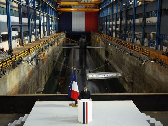France’s President Emmanuel Macron delivers a speech in front of the nuclear-powered ballistic missile submarine Le Téméraire (S617) during a visit to the Île Longue naval base in Crozon, France, winter 2026