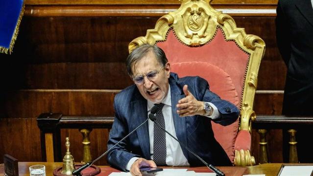 Nella fotografia, il presidente del Senato Ignazio La Russa.