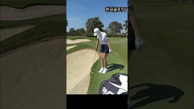 Kim Ga-young's trick-like shot. 👌💯김가영프로 묘기 같은 샷 #golfswing #골프 #김가영프로
