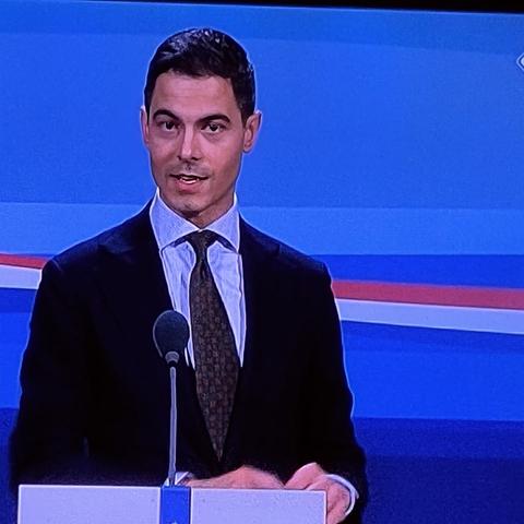 Rob Jetten, onze Minister president, tijdens een persconferentie
