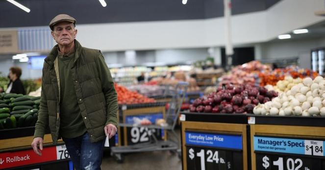 米ミシガン大消費者信頼感、3月速報値55.5に悪化 中東緊迫化が冷や水 | ロイター