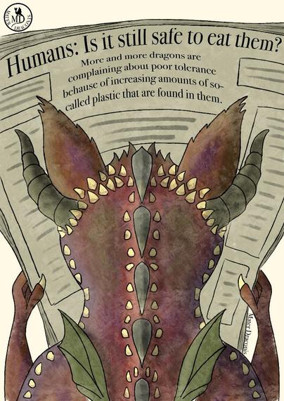 Man sieht einen roten Drachen von hinten. Er hat gelbe Stacheln, grüne Hörner und kleine, grüne Flügeln. In seinen Händen hält er eine Zeitung, liest einen Artikel. Die Überschrift: "Humans: Is ist still safe to eat them?" Der Text darunter: "More and more dragons are complaining about poor tolerance because of increasing amounts of so-calles plastic that are found in them."