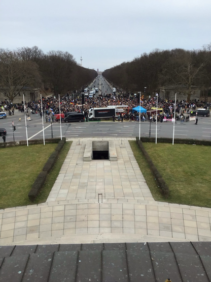 Queerdenkeransammlung am Fuß der Siegessäule (max. 1000 Gestalten)