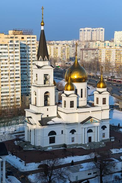 Собор Кирилла и Мефодия со стороны пр.Кирова.