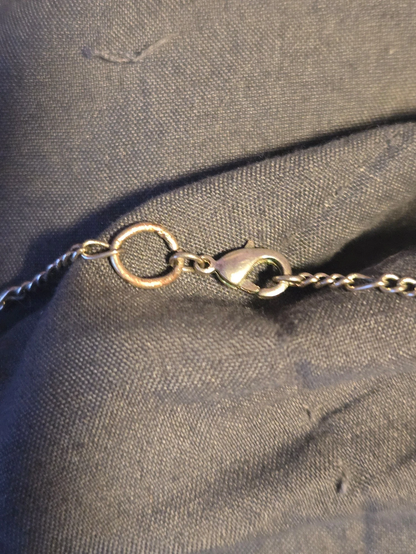 The clasp is back together now!