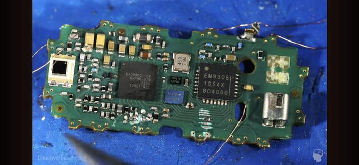 Smart Brick with detached BLE antenna PCB with a nice component overview (e.g. the LEDs, ASIC, microcontroller and more)