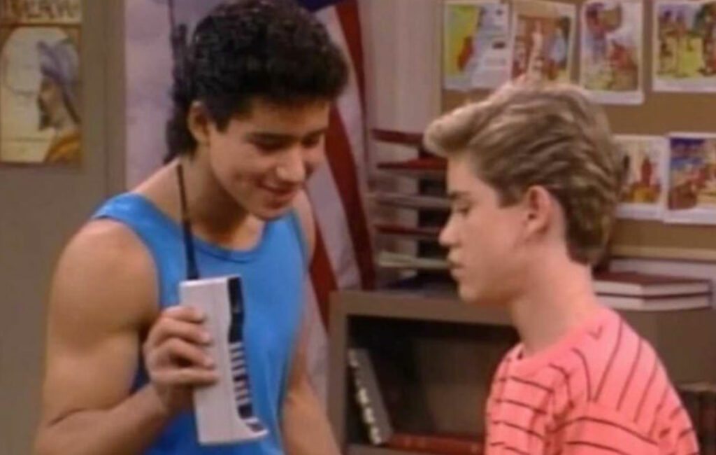 it's saved by the bell. i don't know who the characters are but one's holding a DynaTAC 8000