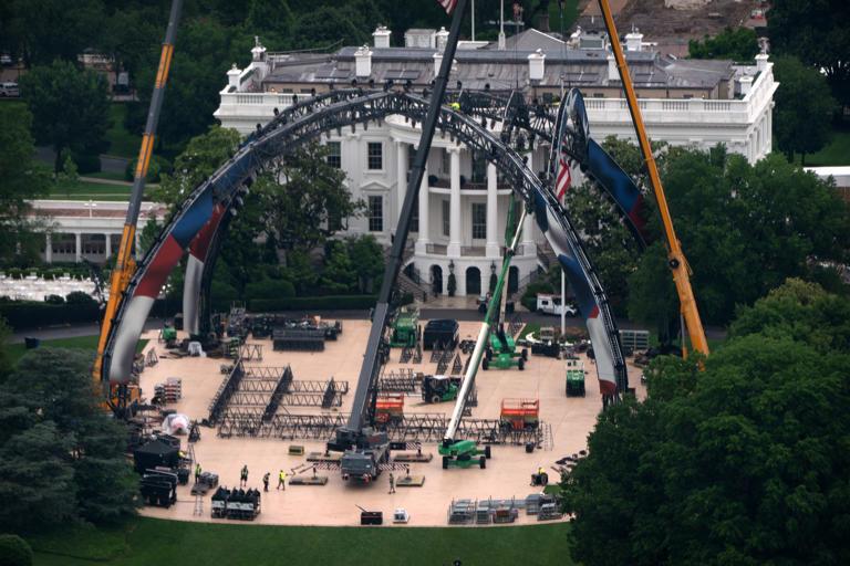 fightin' cage going up on the White House lawn