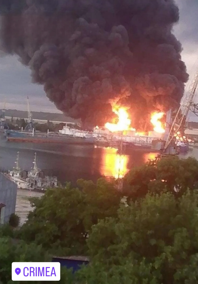 Drone attack on invader ruSSiaan-occupied Crimea and Krasnodar region.The oil depot at the port in Kerch was struck. The facility stores and transfers fuel products across the Kerch Strait, supplying ships and the Crimea-Kavkaz ferry crossing. A fire was also reported at Port Kavkaz on the ruSSian side of the Kerch Strait.🔥 #news #eu